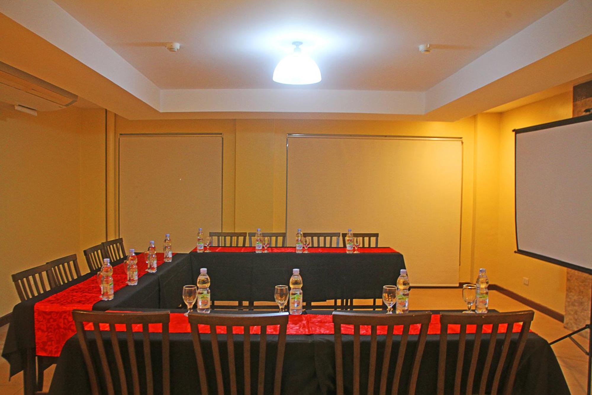 Hotel Palacio Puerto Princesa Екстер'єр фото